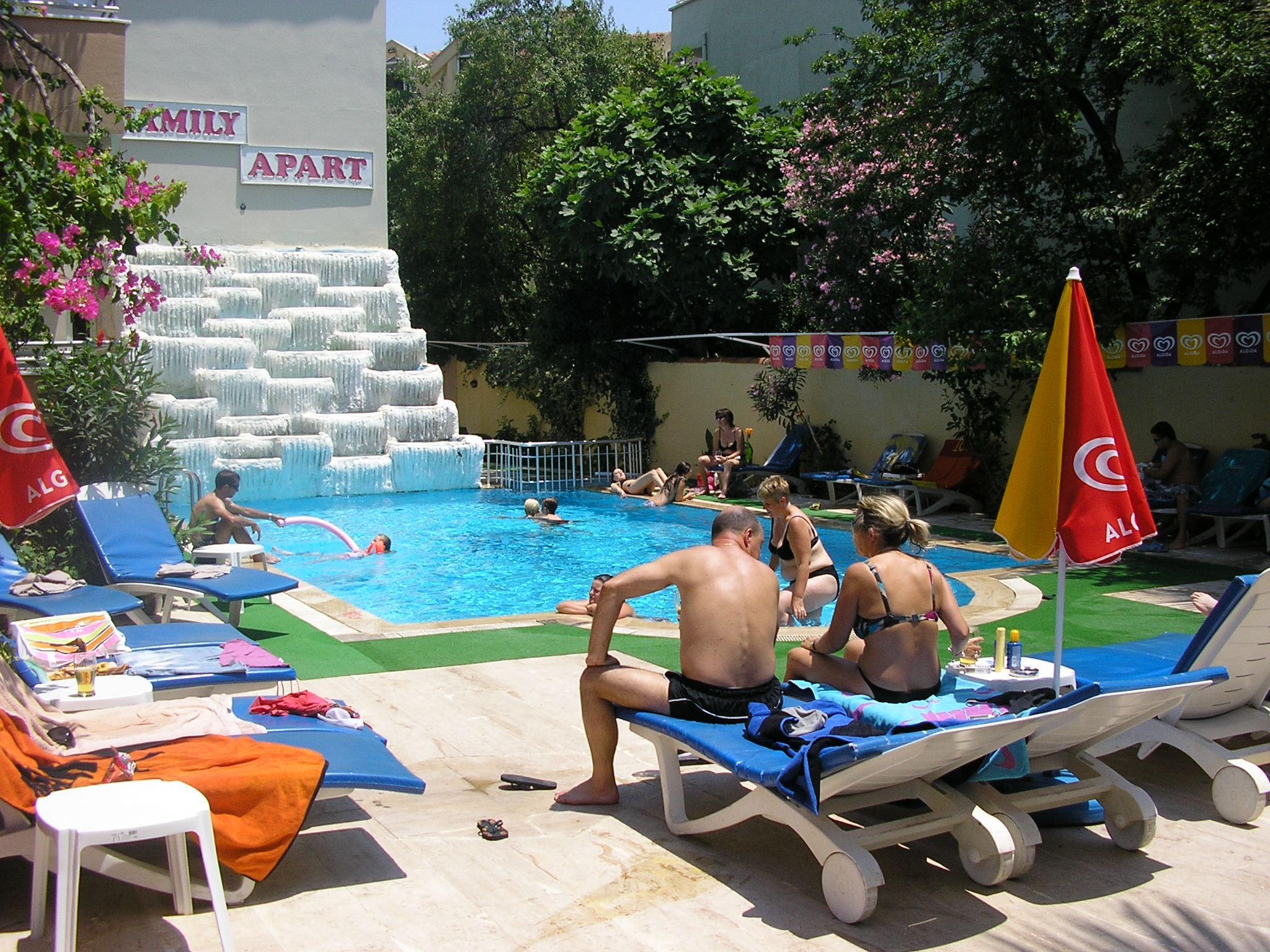 Family Apart มาร์มาริส ภายนอก รูปภาพ